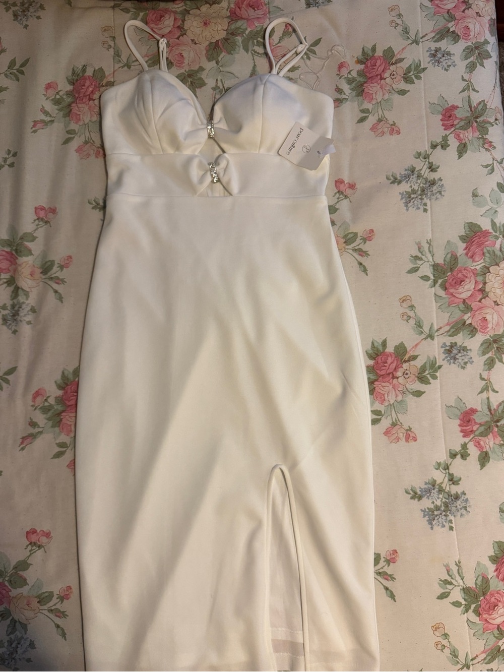 White Midi Bodycon Dress with Spaghetti Straps
Sparkles